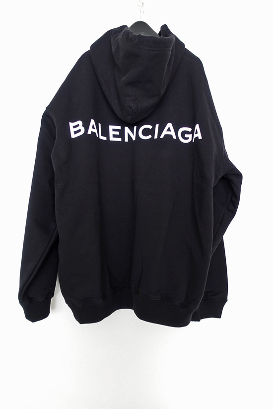 【BALENCIAGA】のフーディー＆ストール | gumi-web